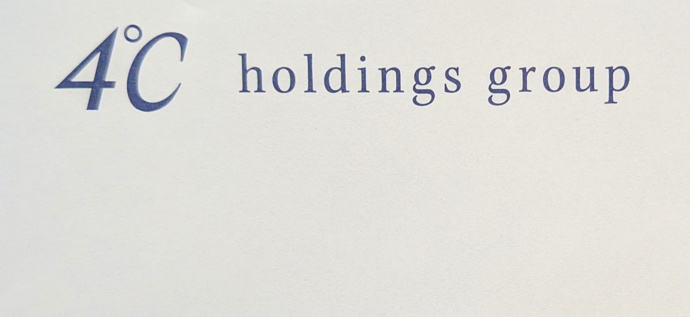 4℃ holding groupの文字